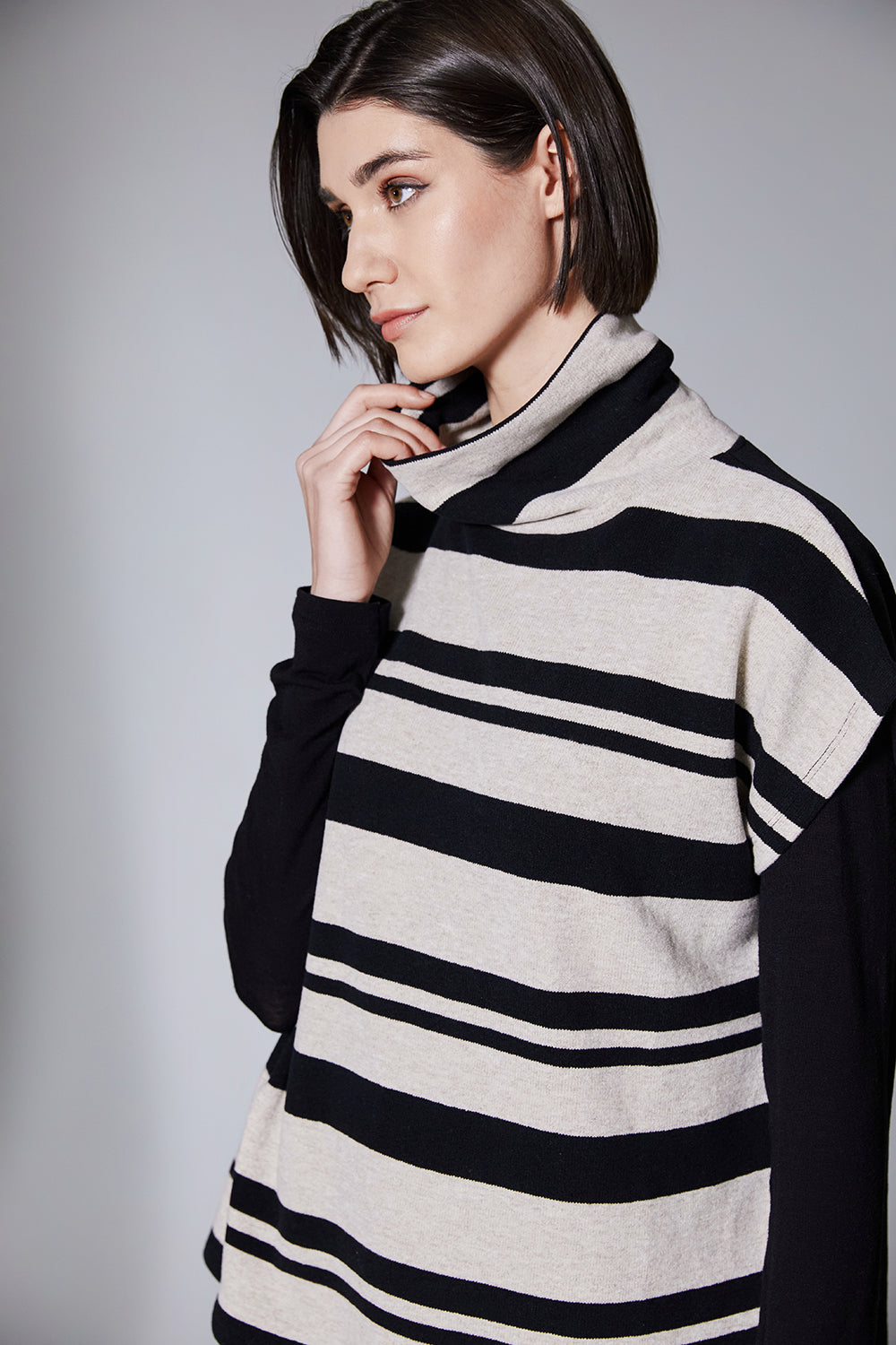 Peruzzi Black and Sand Sleeveless Fleece Top