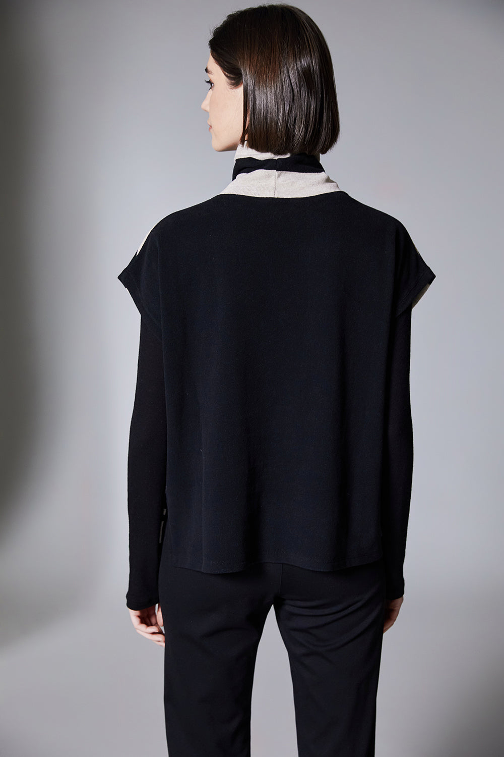 Peruzzi Black and Sand Sleeveless Fleece Top