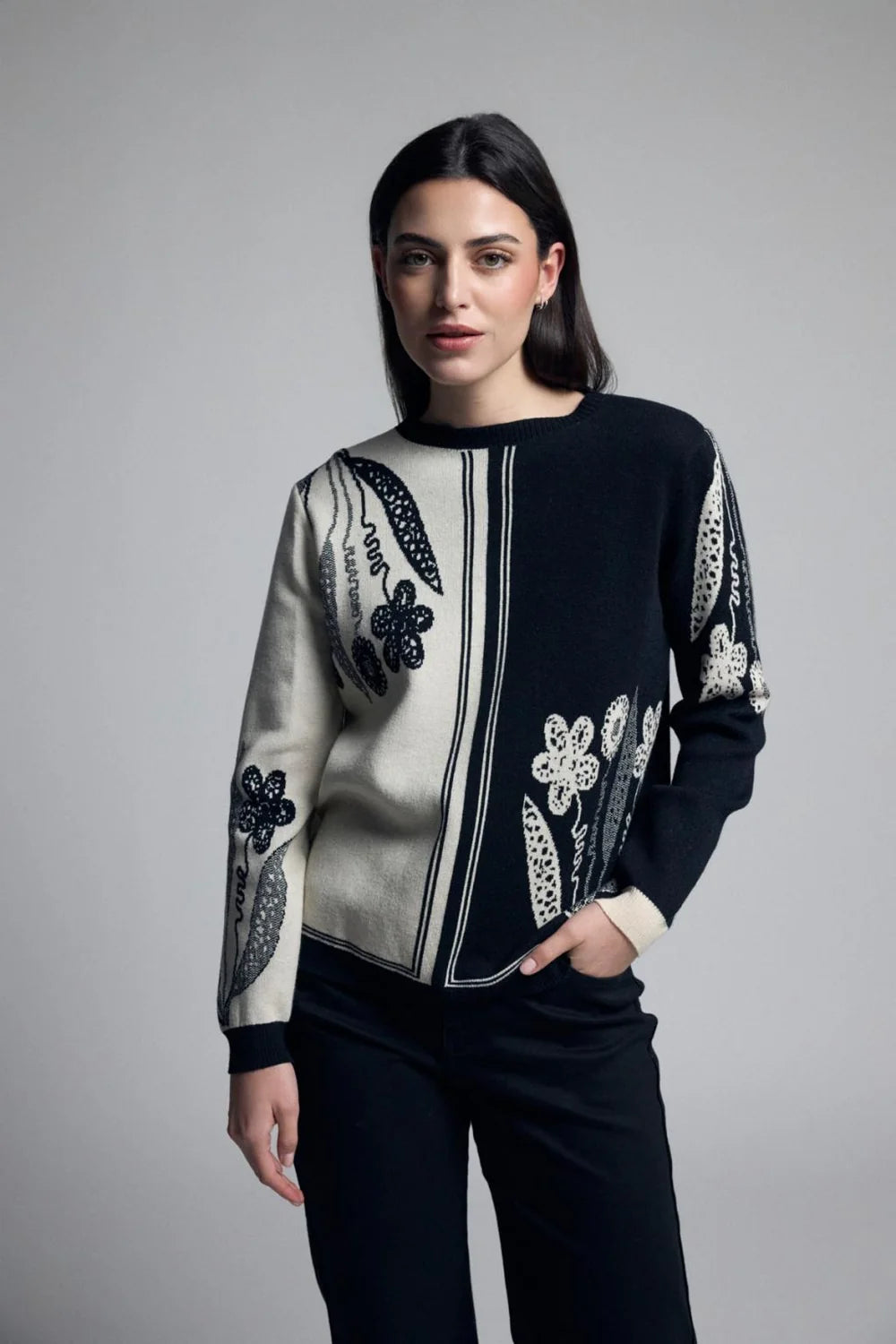 Tinta Black and White Embroidered Pullover