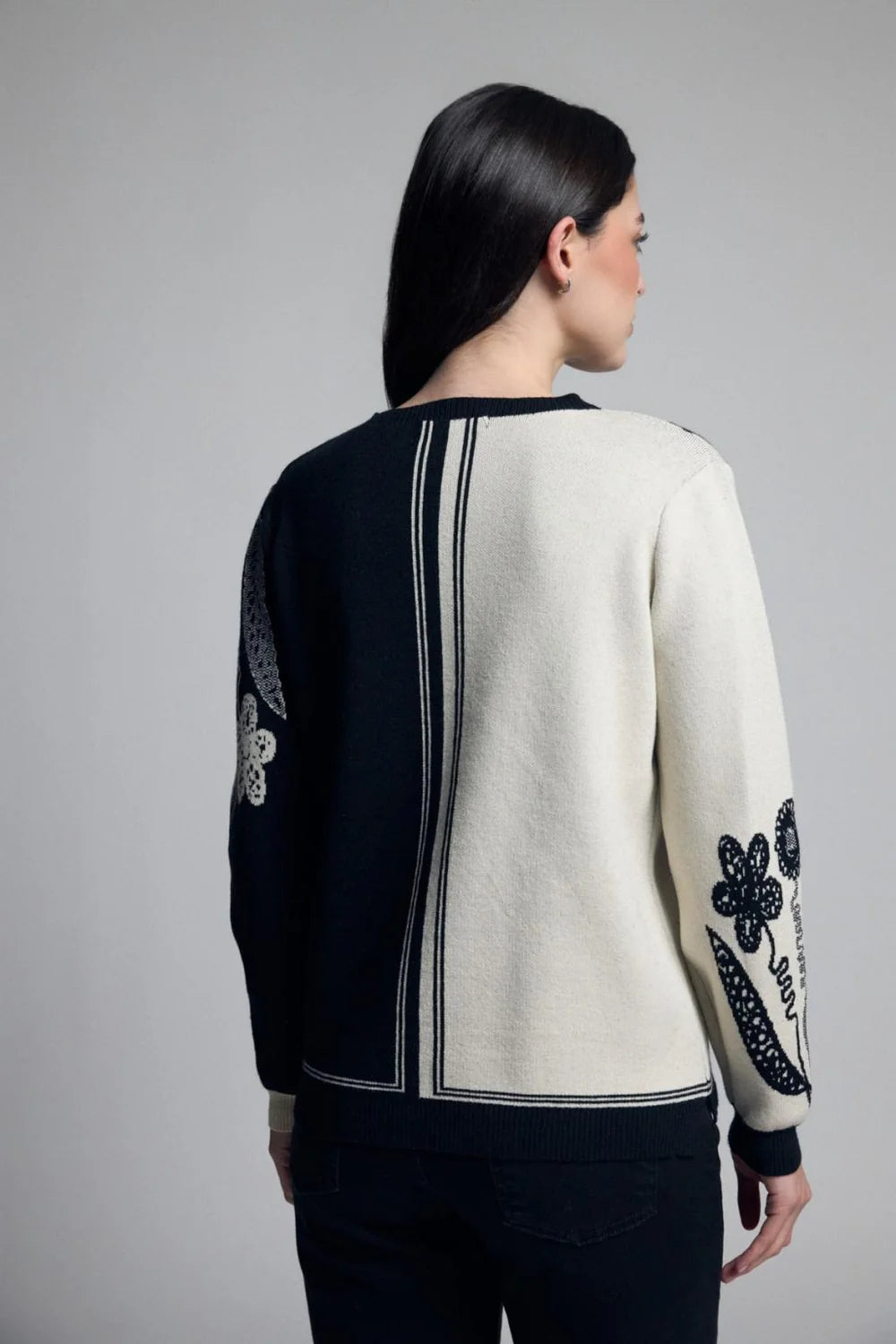 Tinta Black and White Embroidered Pullover