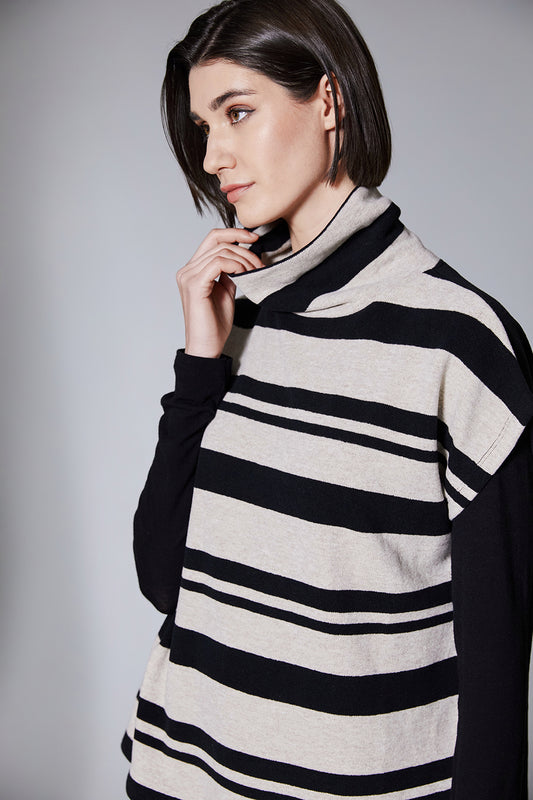 Peruzzi Black and Sand Sleeveless Fleece Top