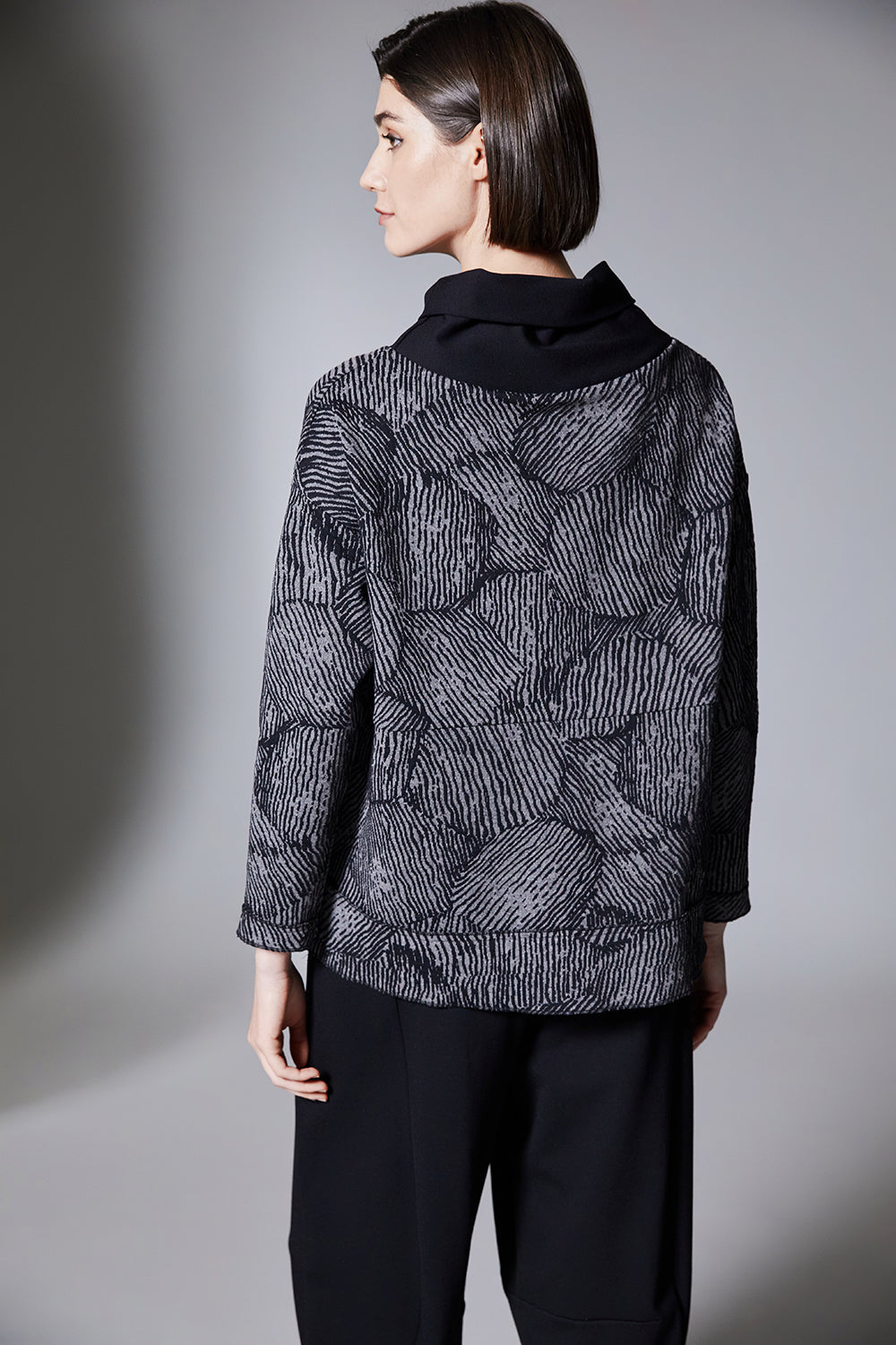 Peruzzi Grey Jacquard Button Top