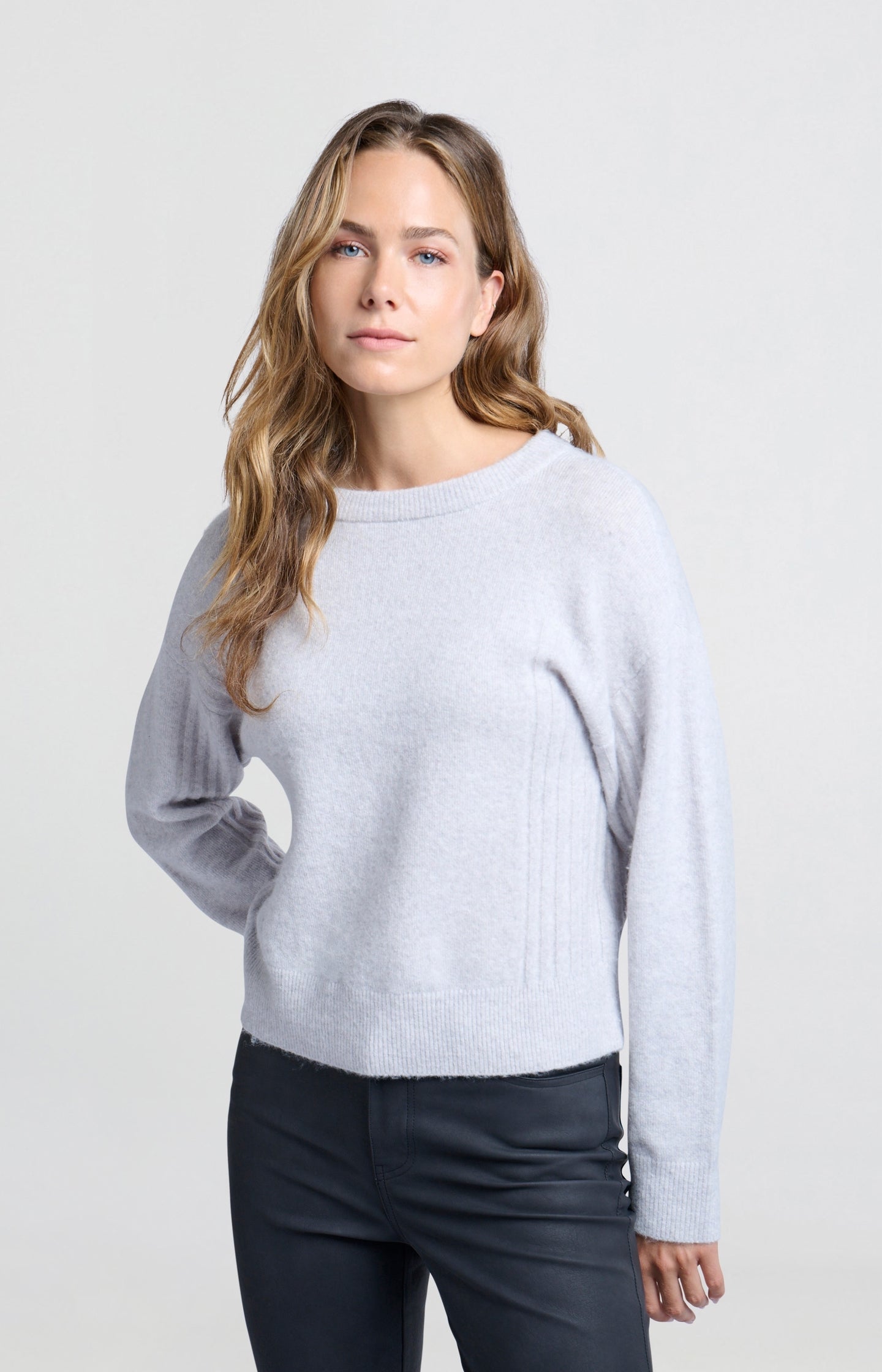 Sweater with round neck, long sleeves and rib detail