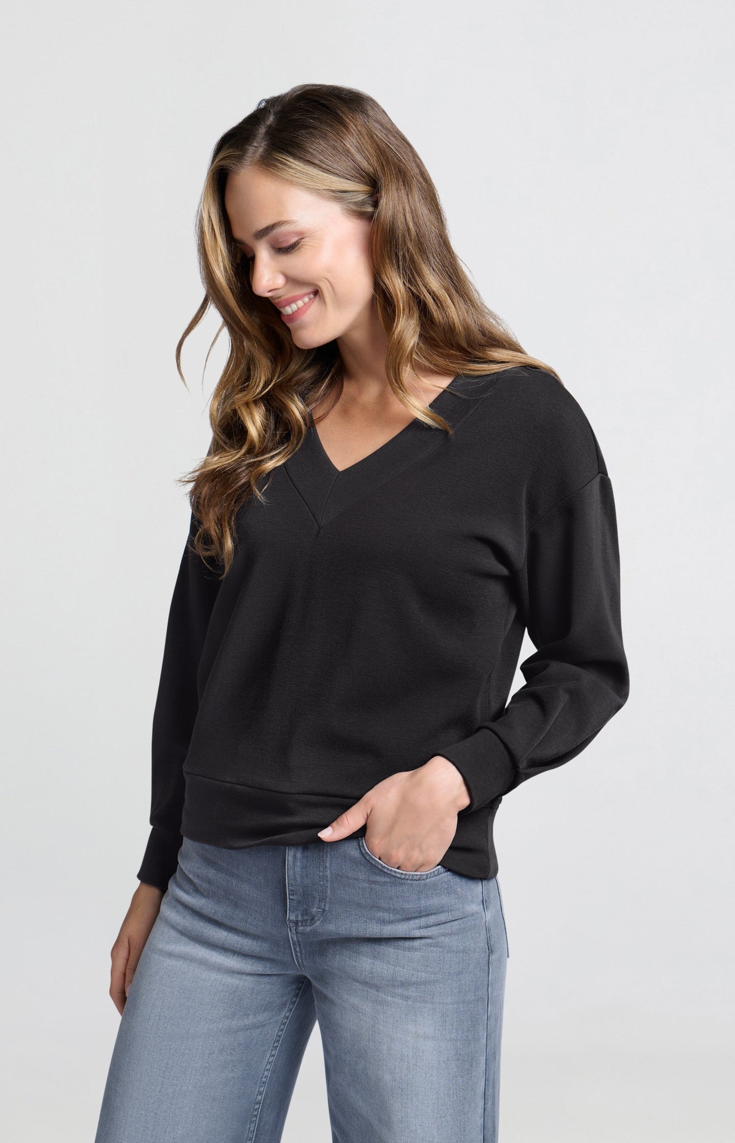 V-neck sweater with long sleeves and pleat details - Type: lookbook